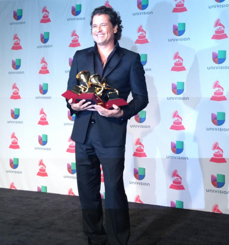 ¡Carlos Vives se convierte en el ganador de la noche de los Latin GRAMMY!