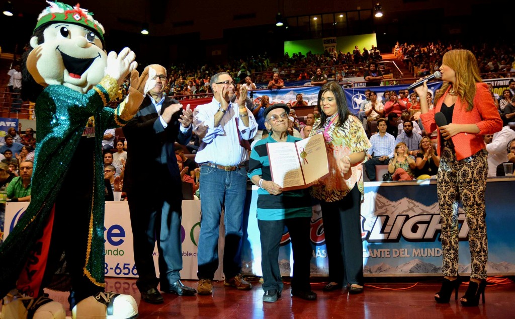 Indios de Mayaguez rinden emotivo homenaje a “Shorty” Castro