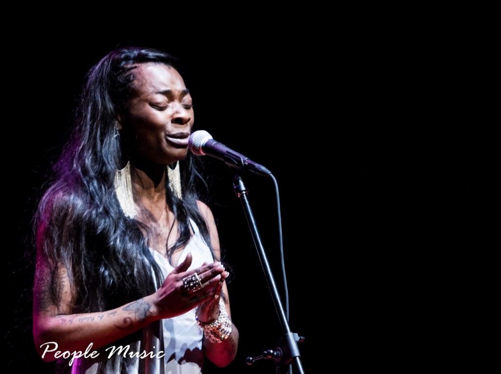 CONCHA BUIKA EN PUERTO RICO ‘La noche mas larga’ – “Oro Santo”