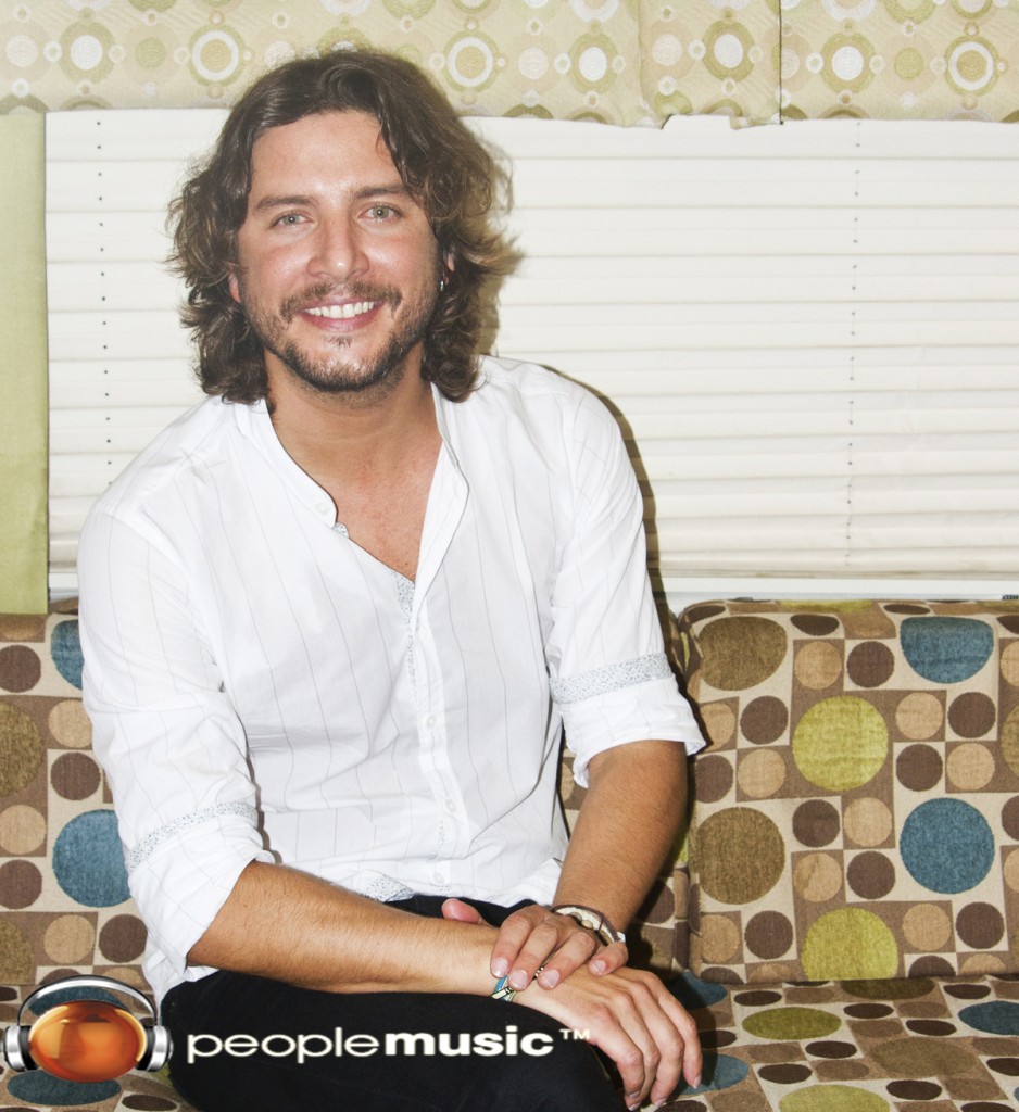 Manuel Carrasco para People Music