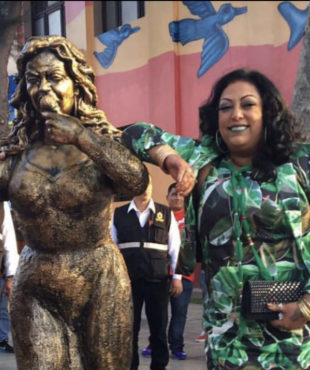 Develan estatua de India en Lima, Perú
