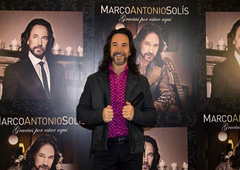 Marco Antonio Solís presenta en México con gran éxito su nuevo álbum “Gracias Por Estar Aquí”
