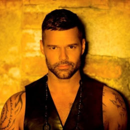 Ricky Martin presenta con éxito el vídeo de su nuevo sencillo “FIEBRE”