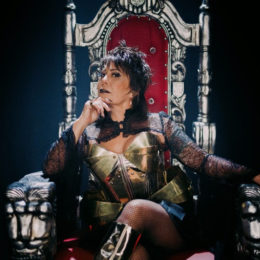 La Reina del Rock, Alejandra Guzmán, desata su nuevo himno, “Reynísima”
